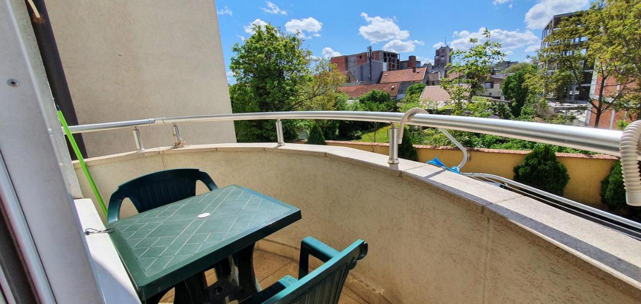 Apartment Julija 2 *